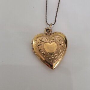 Vintage Yellow Gold 1/20 14K G.F. Heart Locket and Chain Necklace